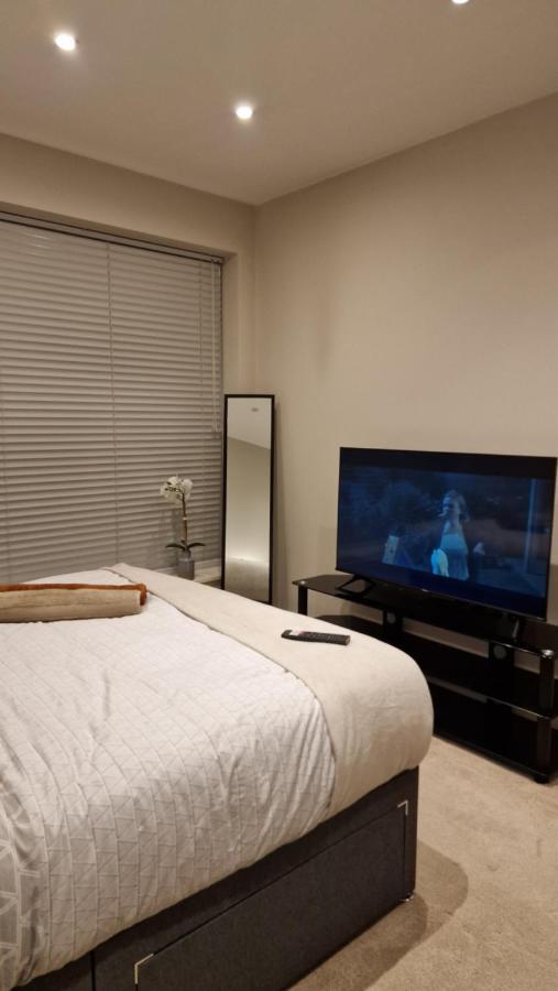 London City Apartment Ealing Bagian luar foto